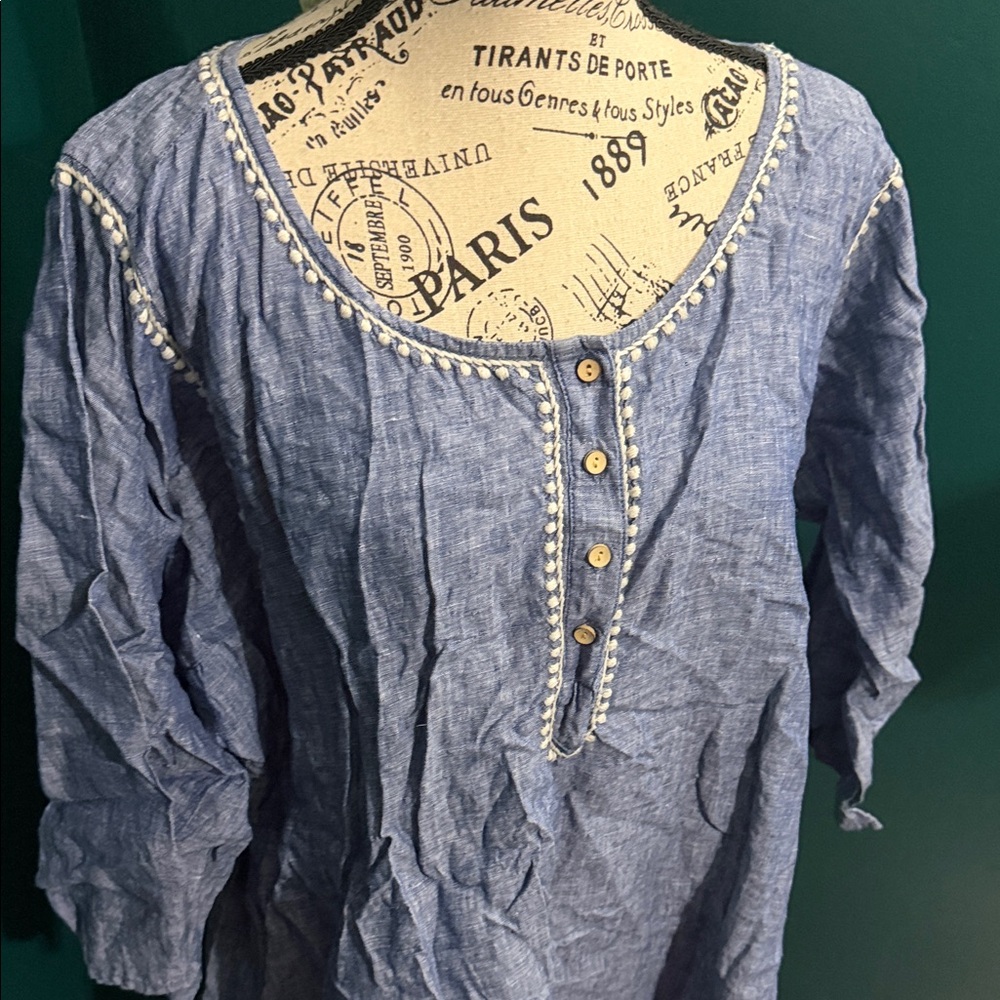 Eddie Bauer Light Blue Women's Blouse with Button Accents - Picture 2 of 7